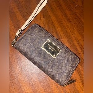 Michael kors wallet